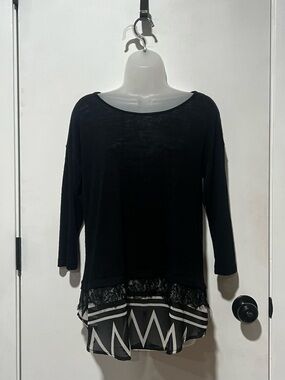 bobeau Black Layered Lace-Hem Long Sleeve Top with Patterned Chiffon